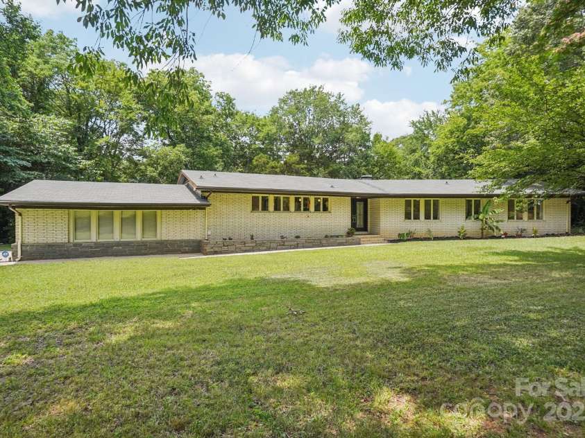 7107 Cedarfield Road, Charlotte, NC 28227.  MLS# CAR4275661, YatesRealty ID 23677. 