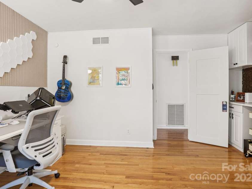 7107 Cedarfield Road, Charlotte, NC 28227.  MLS# CAR4275661, YatesRealty ID 23677. 