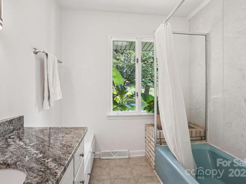 7107 Cedarfield Road, Charlotte, NC 28227.  MLS# CAR4275661, YatesRealty ID 23677. 