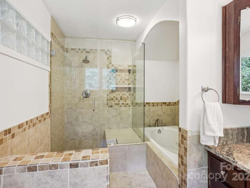 7107 Cedarfield Road, Charlotte, NC 28227.  MLS# CAR4275661, YatesRealty ID 23677. 