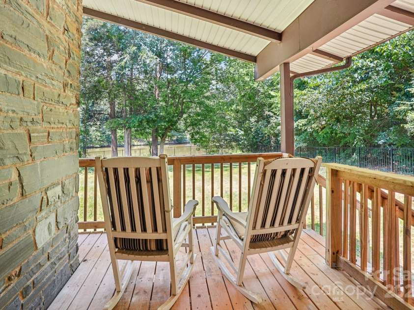 7107 Cedarfield Road, Charlotte, NC 28227.  MLS# CAR4275661, YatesRealty ID 23677. 