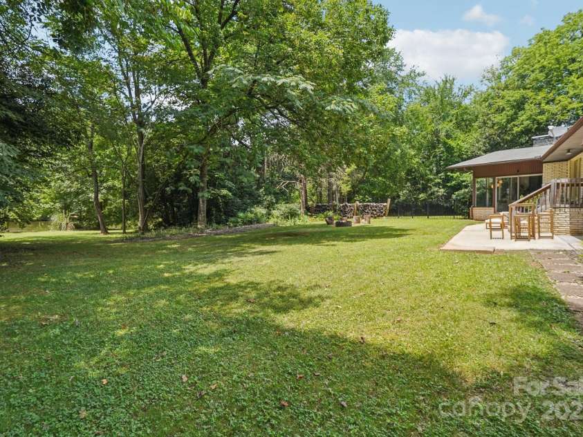 7107 Cedarfield Road, Charlotte, NC 28227.  MLS# CAR4275661, YatesRealty ID 23677. 