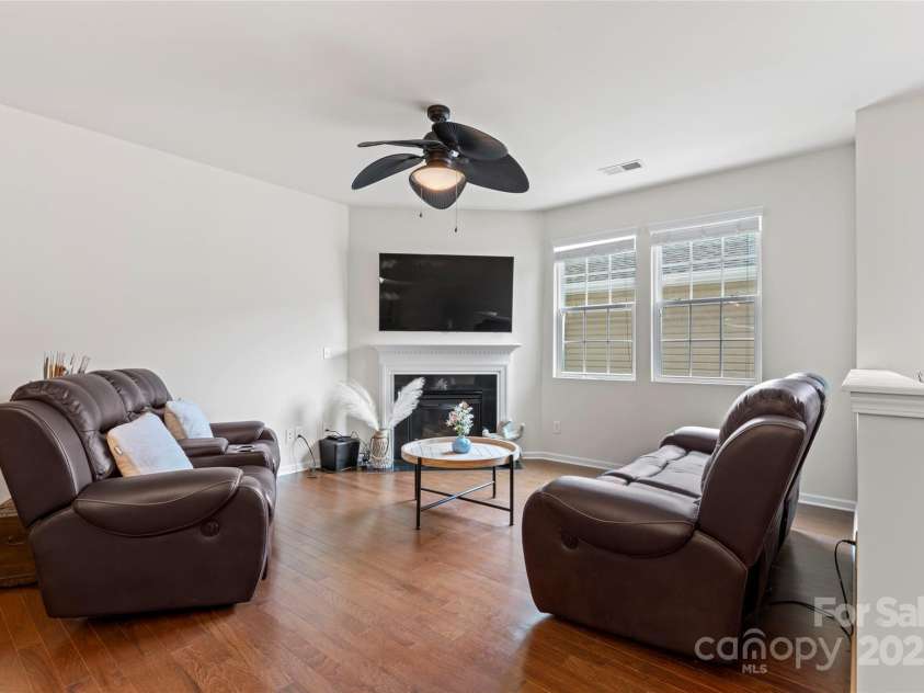 18460 Catawba Avenue, Cornelius, NC 28031.  MLS# CAR4259480, YatesRealty ID 23678. 