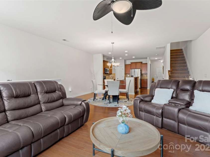 18460 Catawba Avenue, Cornelius, NC 28031.  MLS# CAR4259480, YatesRealty ID 23678. 