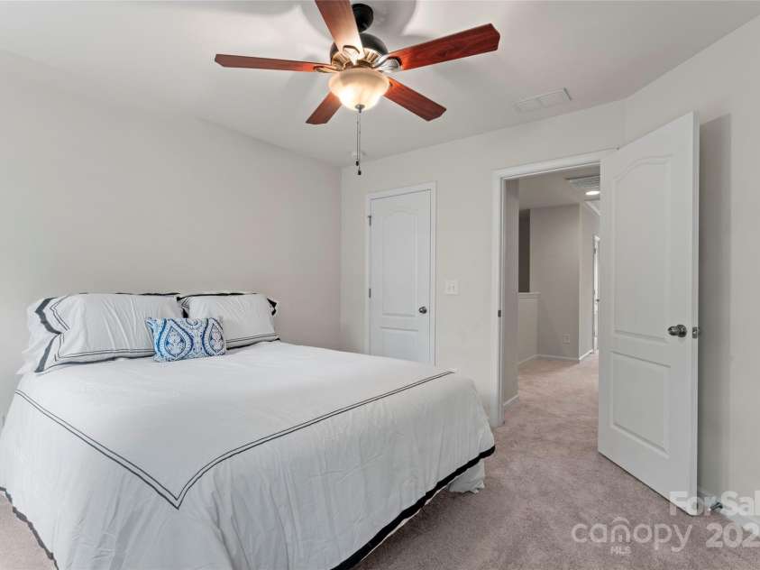 18460 Catawba Avenue, Cornelius, NC 28031.  MLS# CAR4259480, YatesRealty ID 23678. 