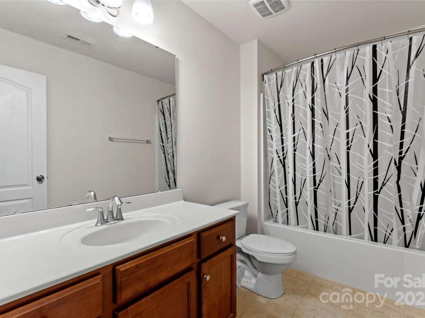 18460 Catawba Avenue, Cornelius, NC 28031.  MLS# CAR4259480, YatesRealty ID 23678. 