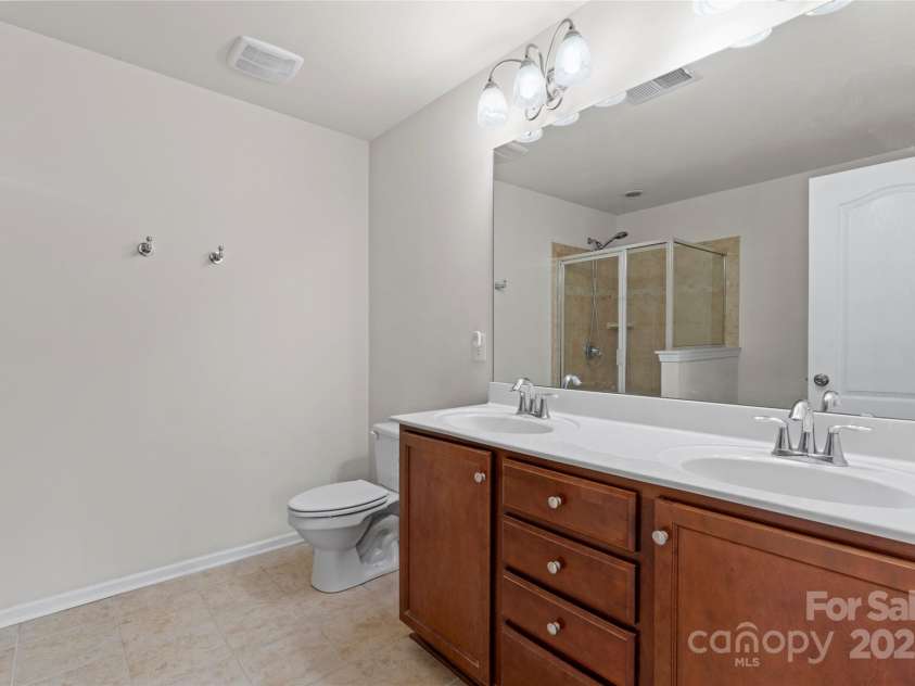 18460 Catawba Avenue, Cornelius, NC 28031.  MLS# CAR4259480, YatesRealty ID 23678. 