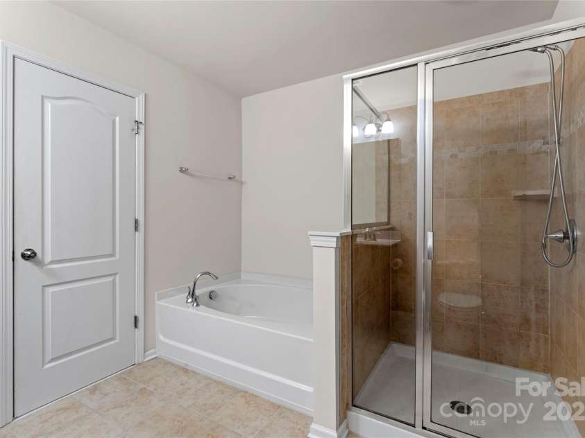 18460 Catawba Avenue, Cornelius, NC 28031.  MLS# CAR4259480, YatesRealty ID 23678. 