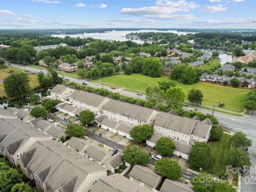 18460 Catawba Avenue, Cornelius, NC 28031.  MLS# CAR4259480, YatesRealty ID 23678. 