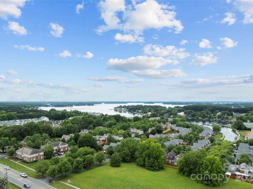 18460 Catawba Avenue, Cornelius, NC 28031.  MLS# CAR4259480, YatesRealty ID 23678. 