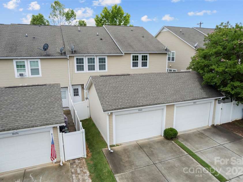 18460 Catawba Avenue, Cornelius, NC 28031.  MLS# CAR4259480, YatesRealty ID 23678. 