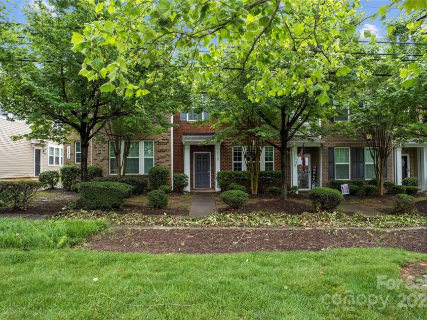 18460 Catawba Avenue, Cornelius, NC 28031.  MLS# CAR4259480, YatesRealty ID 23678. 