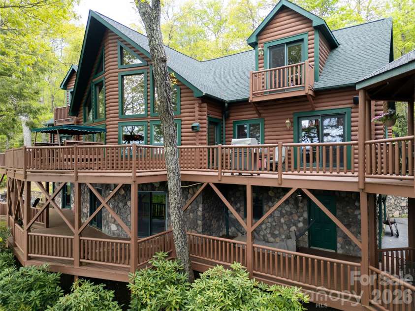 35 Falcon Crest Loop, Maggie Valley, NC 28751.  MLS# CAR4383924, YatesRealty ID 23679. 