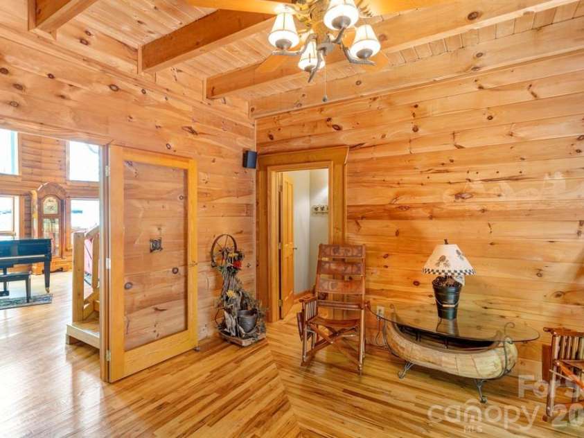 35 Falcon Crest Loop, Maggie Valley, NC 28751.  MLS# CAR4383924, YatesRealty ID 23679. 