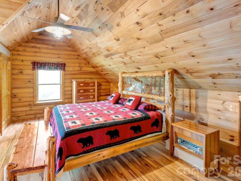 35 Falcon Crest Loop, Maggie Valley, NC 28751.  MLS# CAR4383924, YatesRealty ID 23679. 