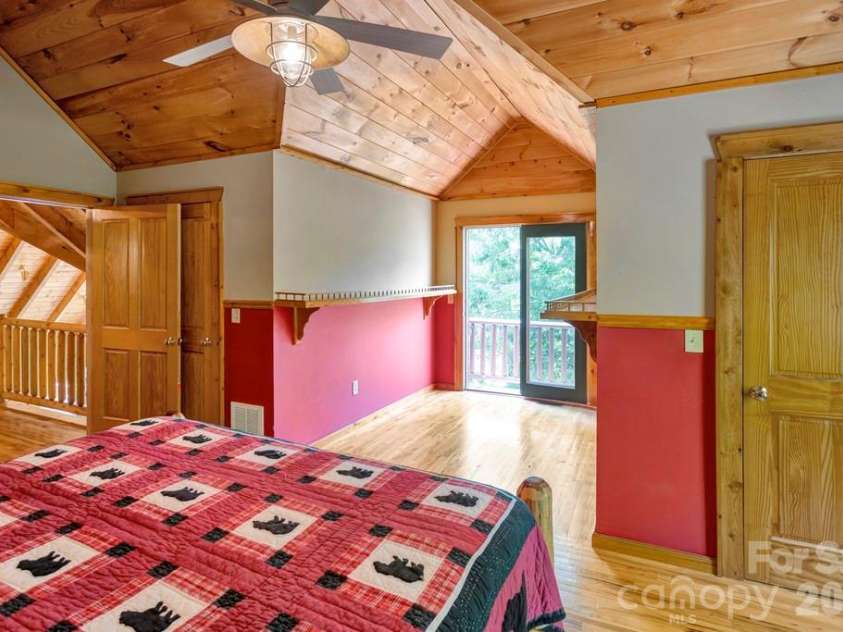 35 Falcon Crest Loop, Maggie Valley, NC 28751.  MLS# CAR4383924, YatesRealty ID 23679. 