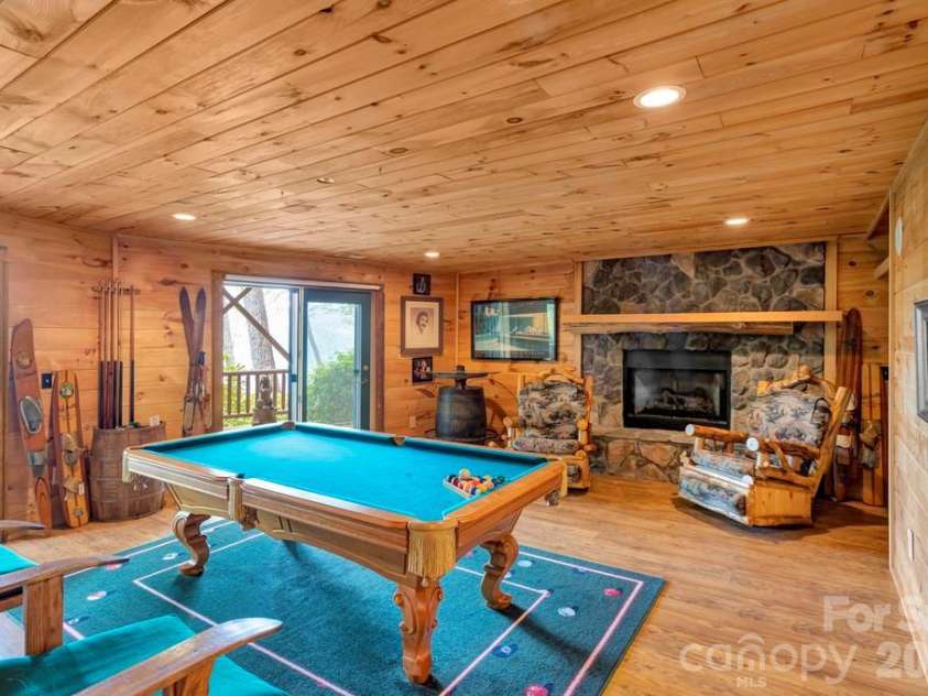 35 Falcon Crest Loop, Maggie Valley, NC 28751.  MLS# CAR4383924, YatesRealty ID 23679. 