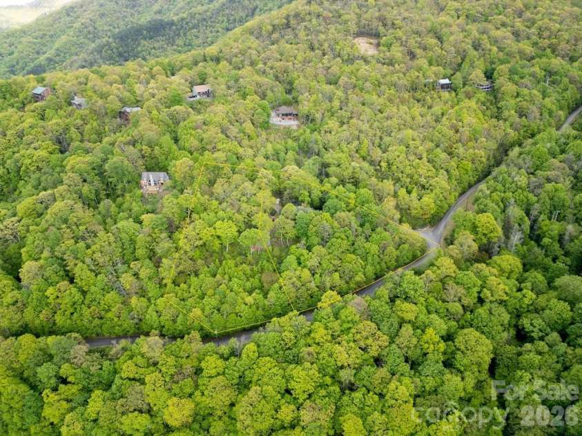 35 Falcon Crest Loop, Maggie Valley, NC 28751.  MLS# CAR4383924, YatesRealty ID 23679. 