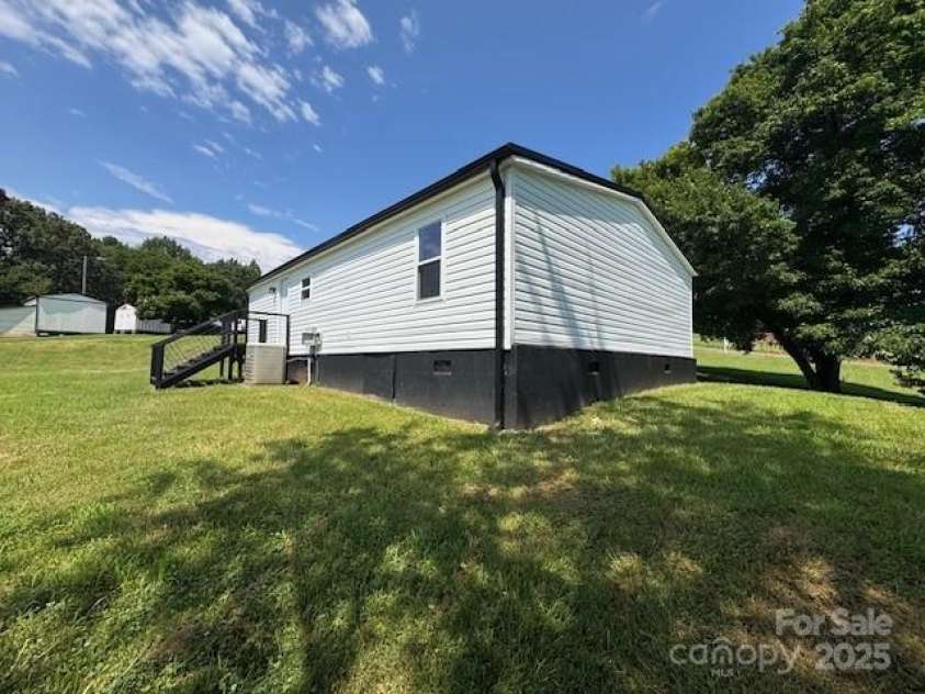 4061 Stone Creek Court, Lenoir, NC 28645.  MLS# CAR4261473, YatesRealty ID 23679. 