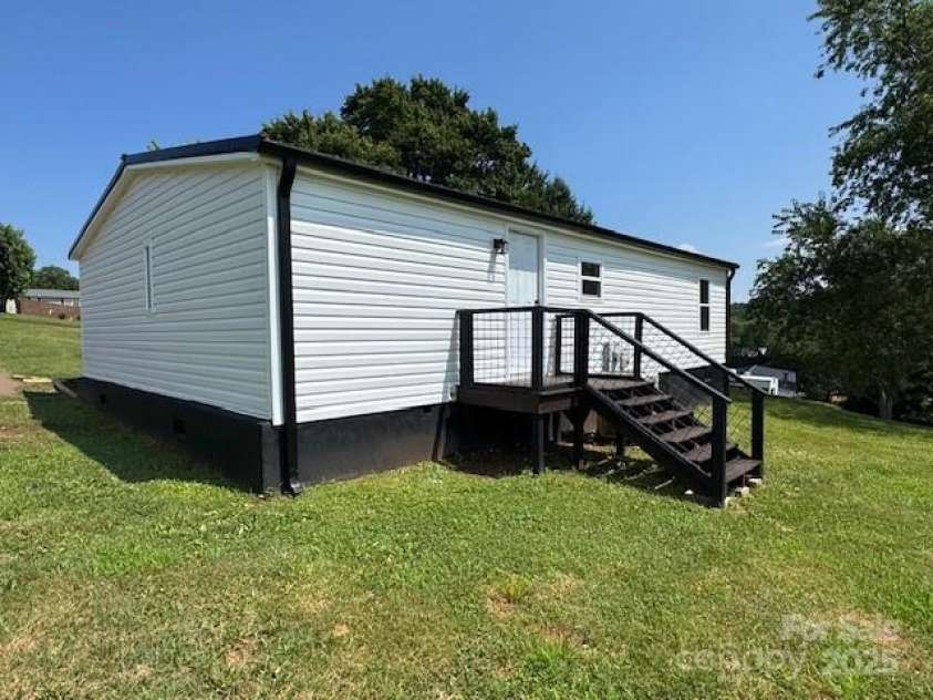 4061 Stone Creek Court, Lenoir, NC 28645.  MLS# CAR4261473, YatesRealty ID 23679. 