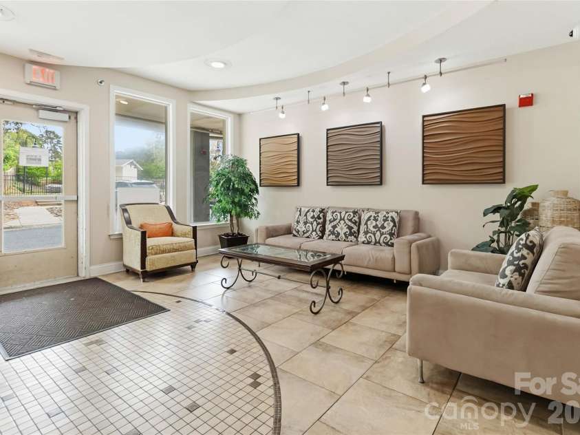 1000 Woodlawn Road, Charlotte, NC 28209.  MLS# CAR4358503, YatesRealty ID 2368. 