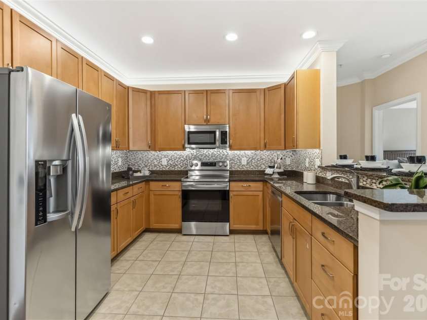 1000 Woodlawn Road, Charlotte, NC 28209.  MLS# CAR4358503, YatesRealty ID 2368. 