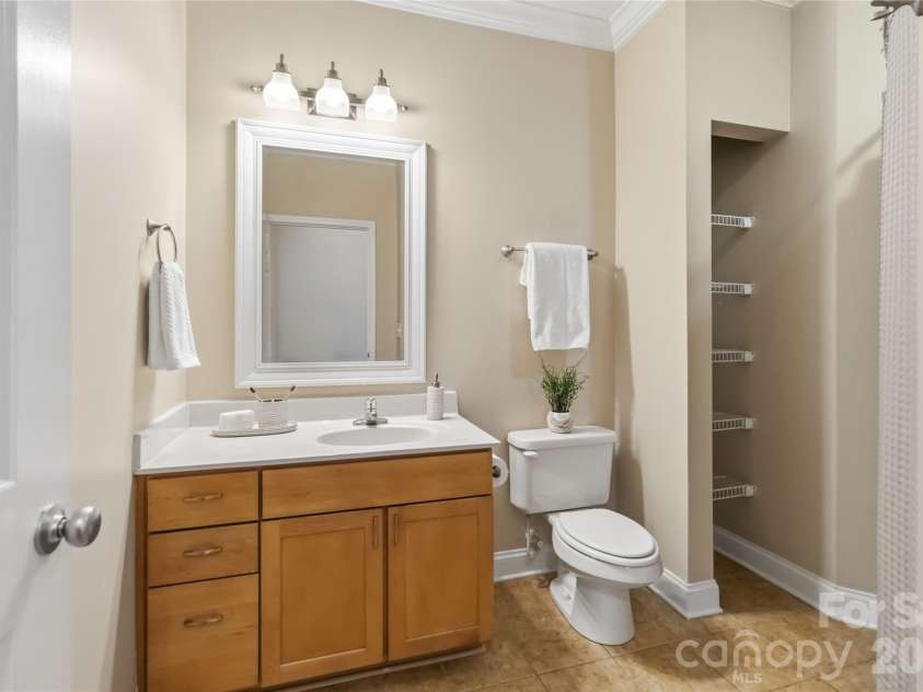 1000 Woodlawn Road, Charlotte, NC 28209.  MLS# CAR4358503, YatesRealty ID 2368. 