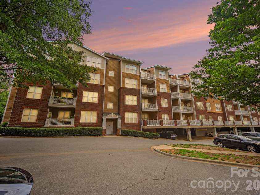 1000 Woodlawn Road, Charlotte, NC 28209.  MLS# CAR4398955, YatesRealty ID 2368. 