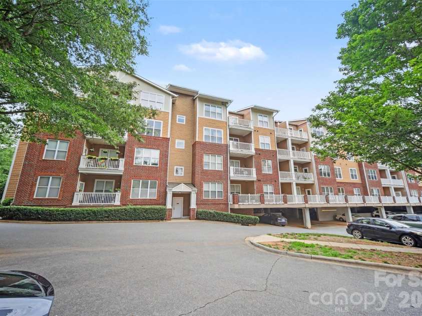 1000 Woodlawn Road, Charlotte, NC 28209.  MLS# CAR4398955, YatesRealty ID 2368. 