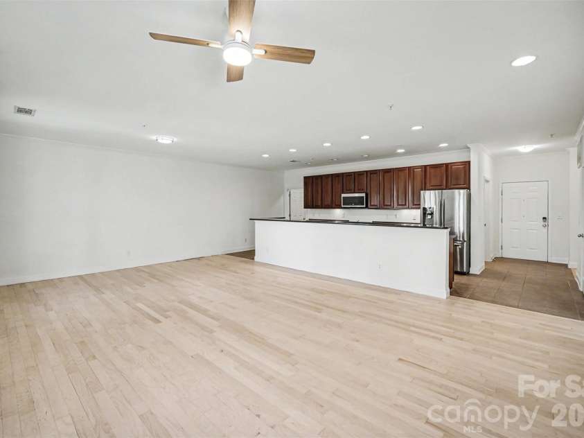1000 Woodlawn Road, Charlotte, NC 28209.  MLS# CAR4398955, YatesRealty ID 2368. 