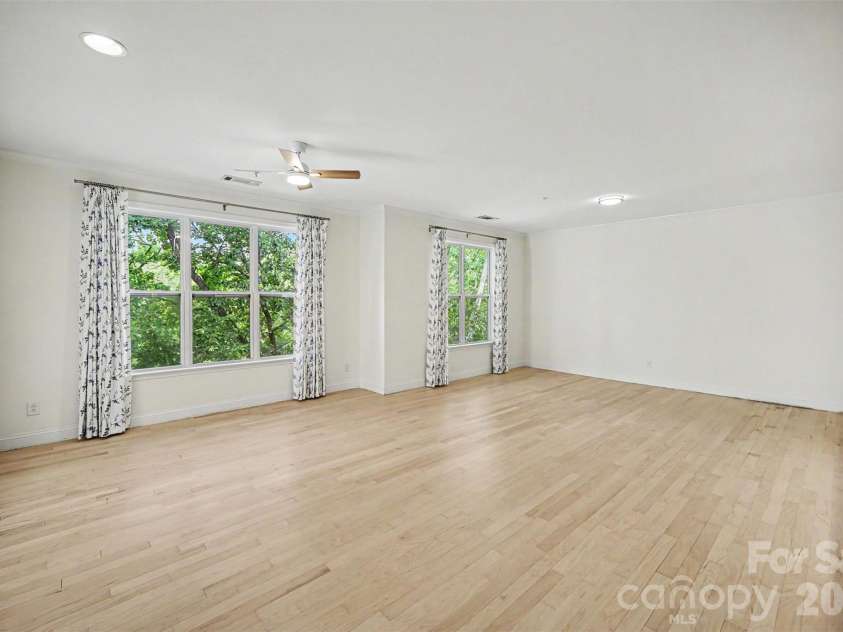 1000 Woodlawn Road, Charlotte, NC 28209.  MLS# CAR4398955, YatesRealty ID 2368. 