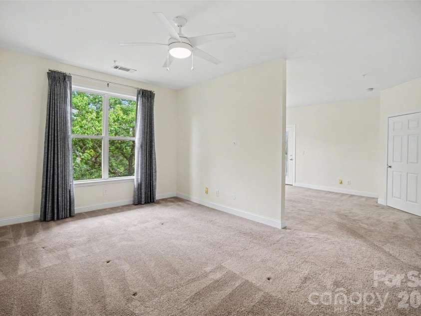 1000 Woodlawn Road, Charlotte, NC 28209.  MLS# CAR4398955, YatesRealty ID 2368. 