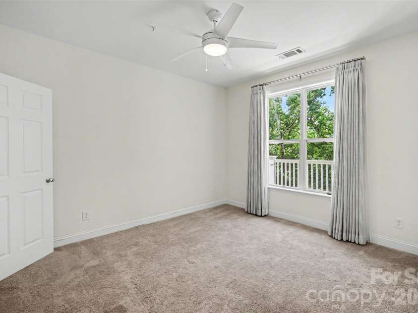 1000 Woodlawn Road, Charlotte, NC 28209.  MLS# CAR4398955, YatesRealty ID 2368. 