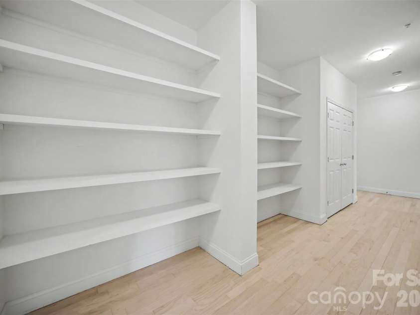 1000 Woodlawn Road, Charlotte, NC 28209.  MLS# CAR4398955, YatesRealty ID 2368. 