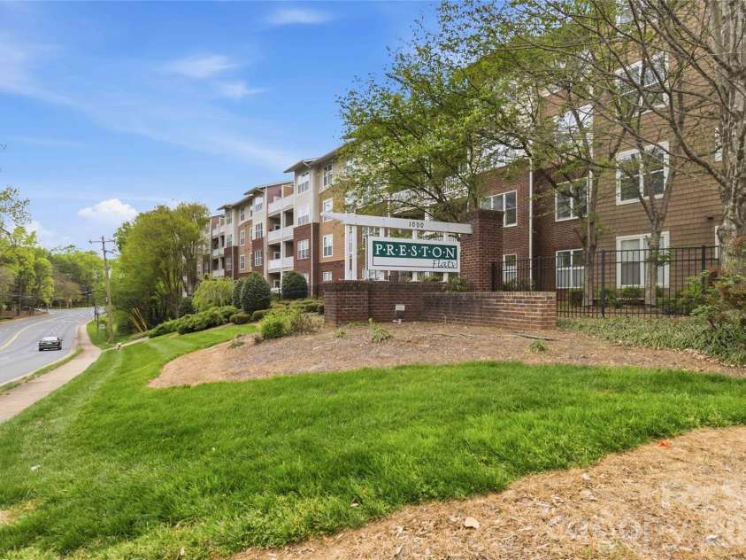 1000 Woodlawn Road, Charlotte, NC 28209.  MLS# CAR4417985, YatesRealty ID 2368. 