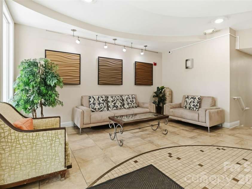 1000 Woodlawn Road, Charlotte, NC 28209.  MLS# CAR4417985, YatesRealty ID 2368. 