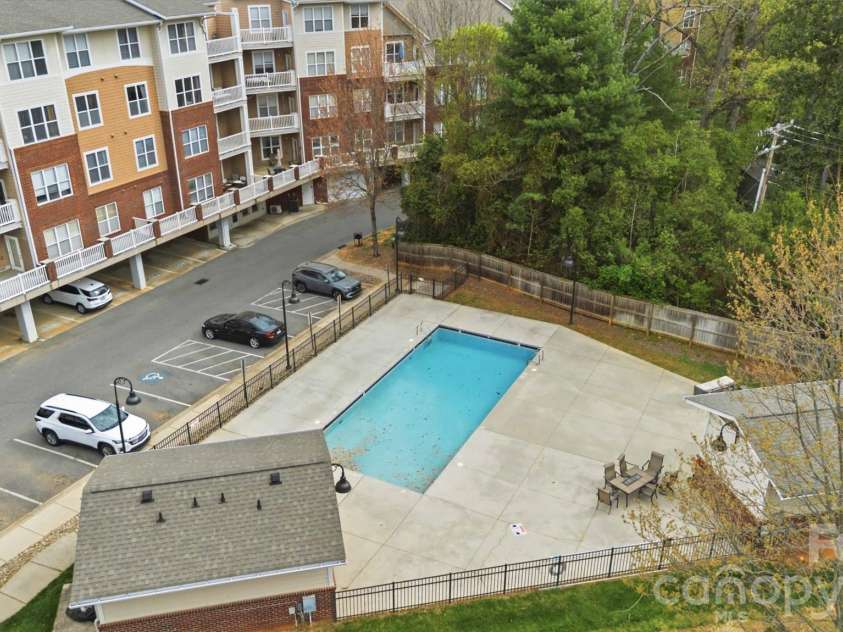 1000 Woodlawn Road, Charlotte, NC 28209.  MLS# CAR4417985, YatesRealty ID 2368. 