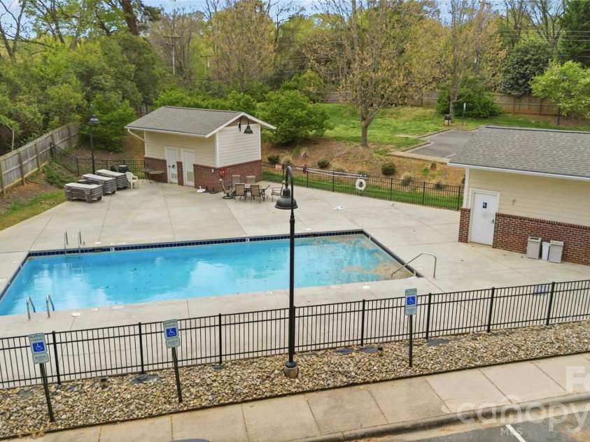 1000 Woodlawn Road, Charlotte, NC 28209.  MLS# CAR4417985, YatesRealty ID 2368. 