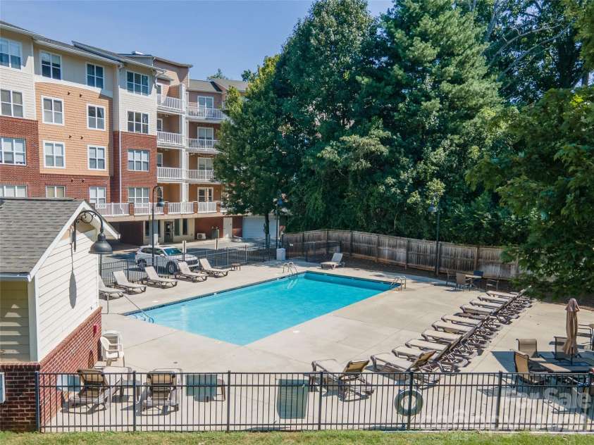 1000 Woodlawn Road, Charlotte, NC 28209.  MLS# CAR4420305, YatesRealty ID 2368. Community pool