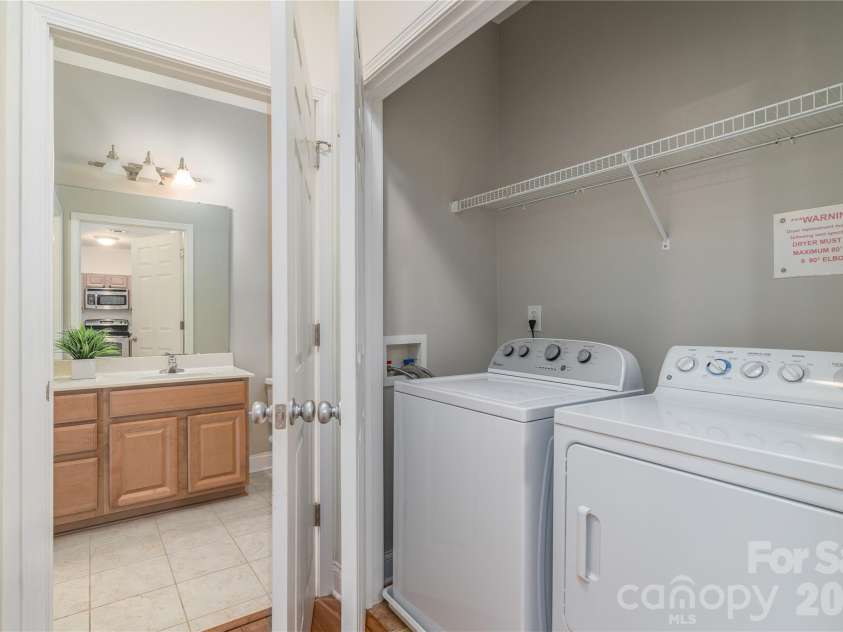 1000 Woodlawn Road, Charlotte, NC 28209.  MLS# CAR4420305, YatesRealty ID 2368. Laundry closet