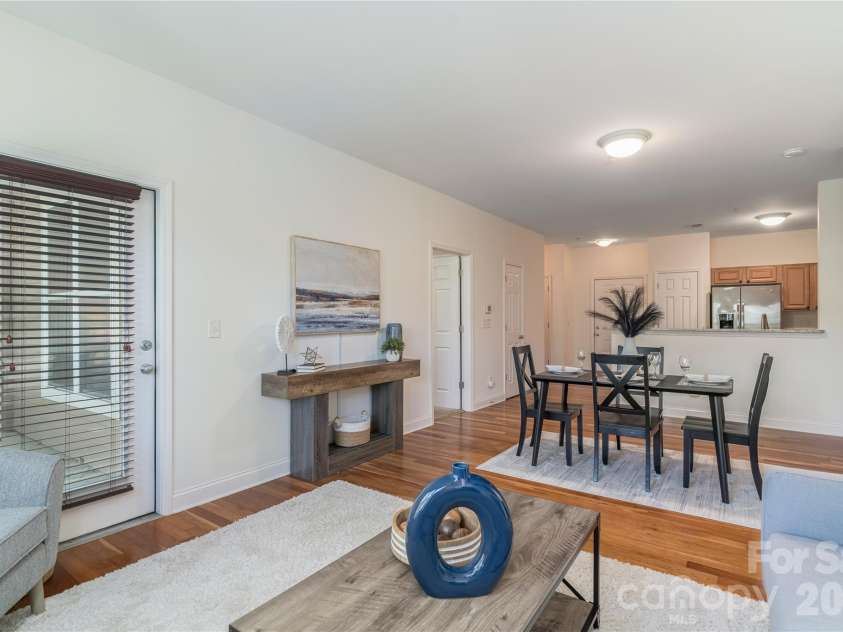 1000 Woodlawn Road, Charlotte, NC 28209.  MLS# CAR4420305, YatesRealty ID 2368. Open floor plan