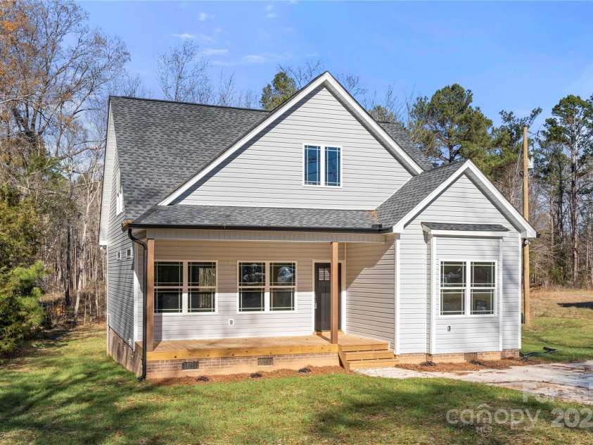 1436 Panther Road, Lancaster, SC 29720.  MLS# CAR4195976, YatesRealty ID 2368. Custom built 3 bedroom, 2.5 bath home on over .25 acres with no city taxes
