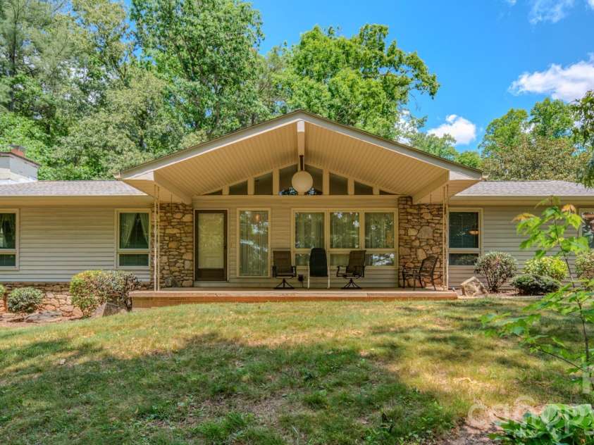 22 Tilson Trail, Asheville, NC 28805.  MLS# CAR4383997, YatesRealty ID 23680. 