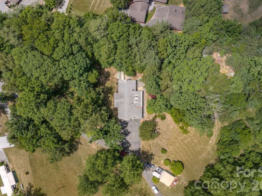 22 Tilson Trail, Asheville, NC 28805.  MLS# CAR4383997, YatesRealty ID 23680. 