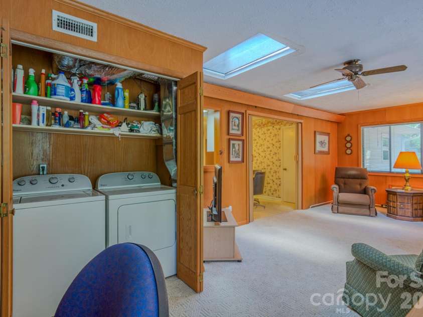 22 Tilson Trail, Asheville, NC 28805.  MLS# CAR4383997, YatesRealty ID 23680. 