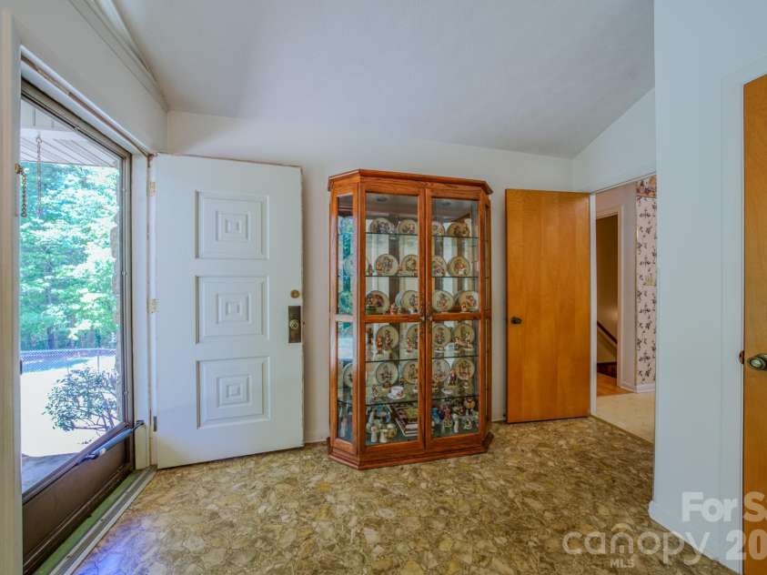 22 Tilson Trail, Asheville, NC 28805.  MLS# CAR4383997, YatesRealty ID 23680. 