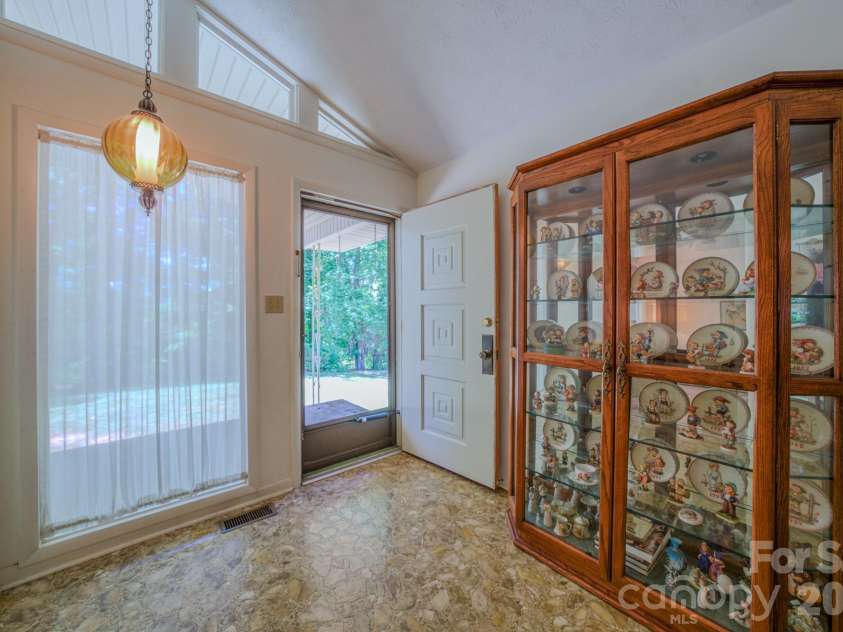 22 Tilson Trail, Asheville, NC 28805.  MLS# CAR4383997, YatesRealty ID 23680. 