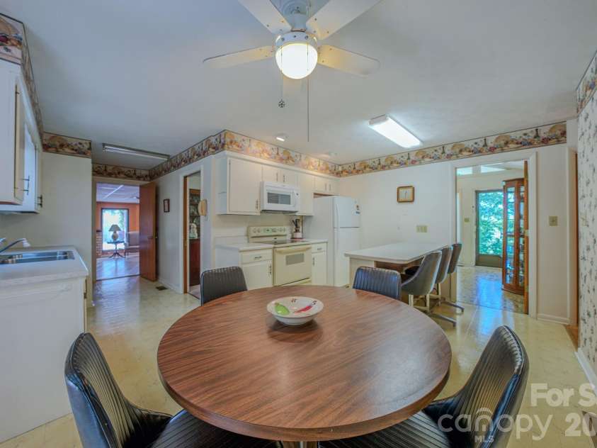 22 Tilson Trail, Asheville, NC 28805.  MLS# CAR4383997, YatesRealty ID 23680. 