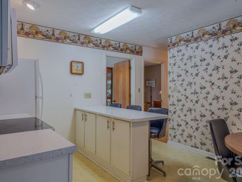 22 Tilson Trail, Asheville, NC 28805.  MLS# CAR4383997, YatesRealty ID 23680. 