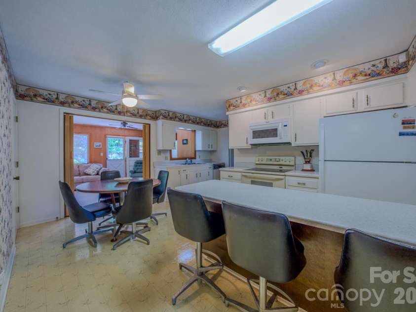 22 Tilson Trail, Asheville, NC 28805.  MLS# CAR4383997, YatesRealty ID 23680. 